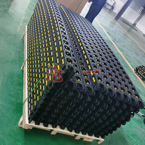 尼龍和塑料拖鏈