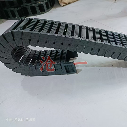 尼龍和塑料拖鏈