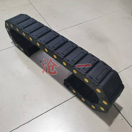 尼龍和塑料拖鏈